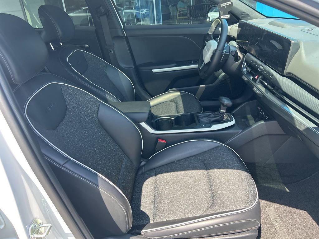 Used 2025 Kia K4 GT-Line w/ GT-Line Sunroof Package image 16