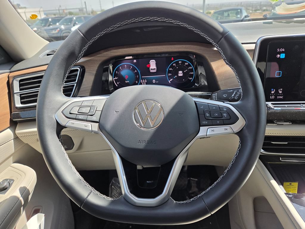Certified 2025 Volkswagen Atlas SE FWD image 12