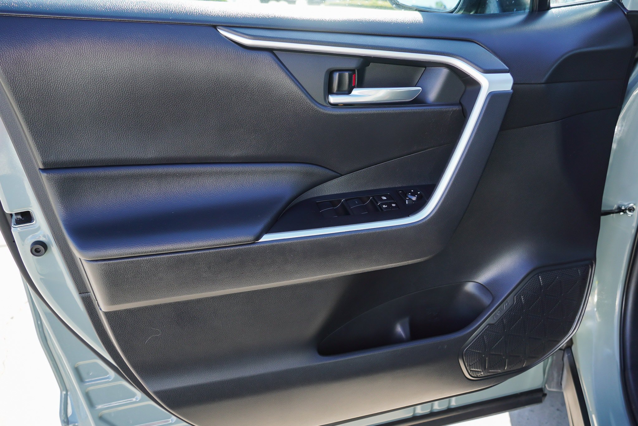 Certified 2021 Toyota RAV4 XLE w/ Convenience Package FWD image 21