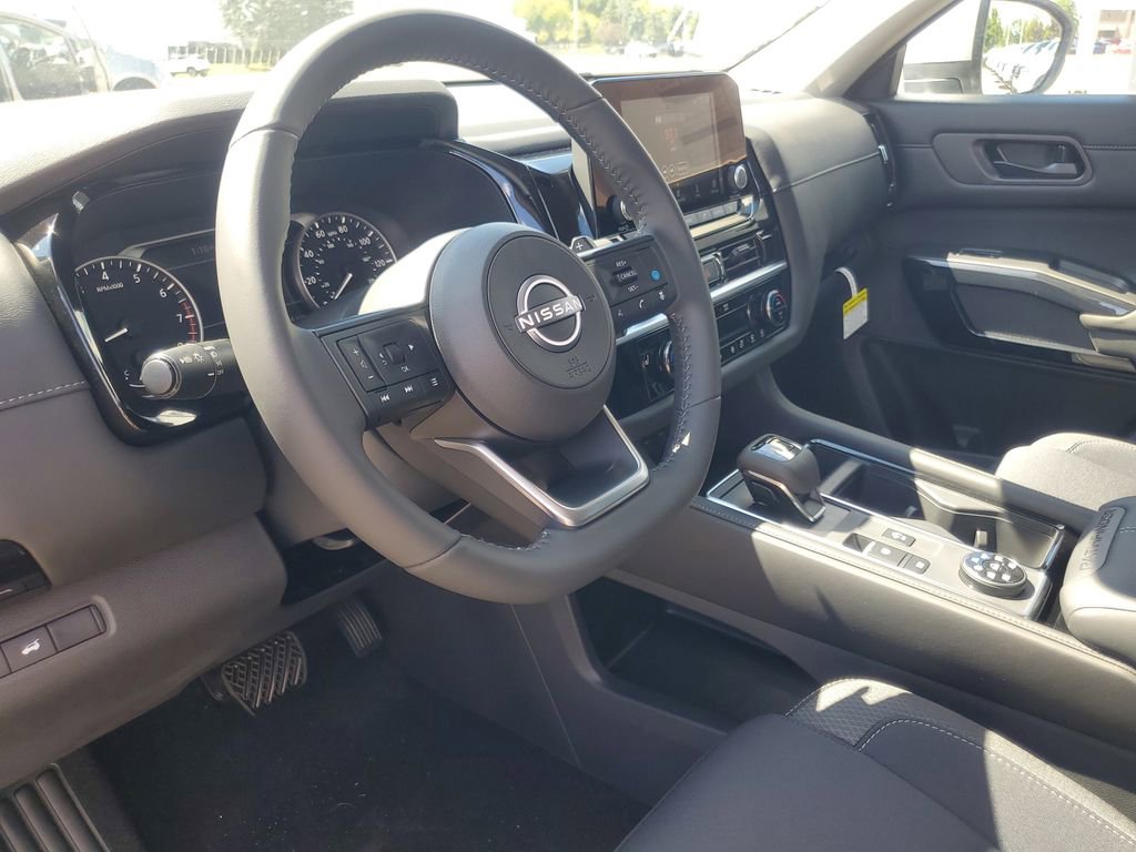 New 2025 Nissan Pathfinder SV w/ Black Appearance Package image 14