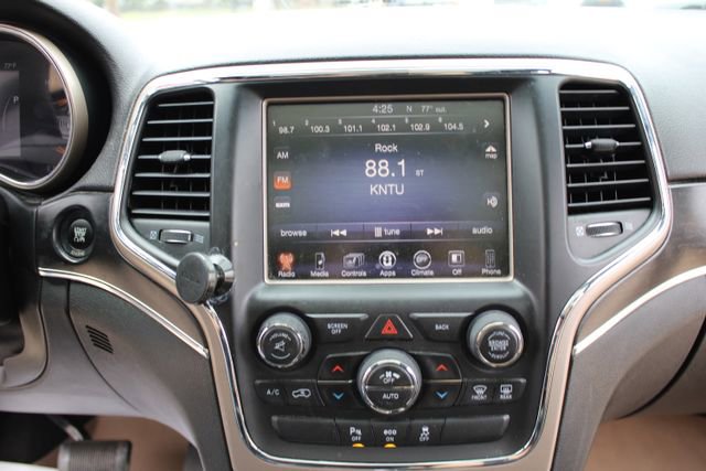Used 2014 Jeep Grand Cherokee Limited w/ Luxury Group II RWD image 25