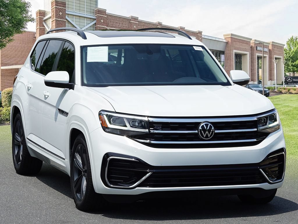 Used 2021 Volkswagen Atlas SE w/ Panoramic Sunroof Package FWD image 3