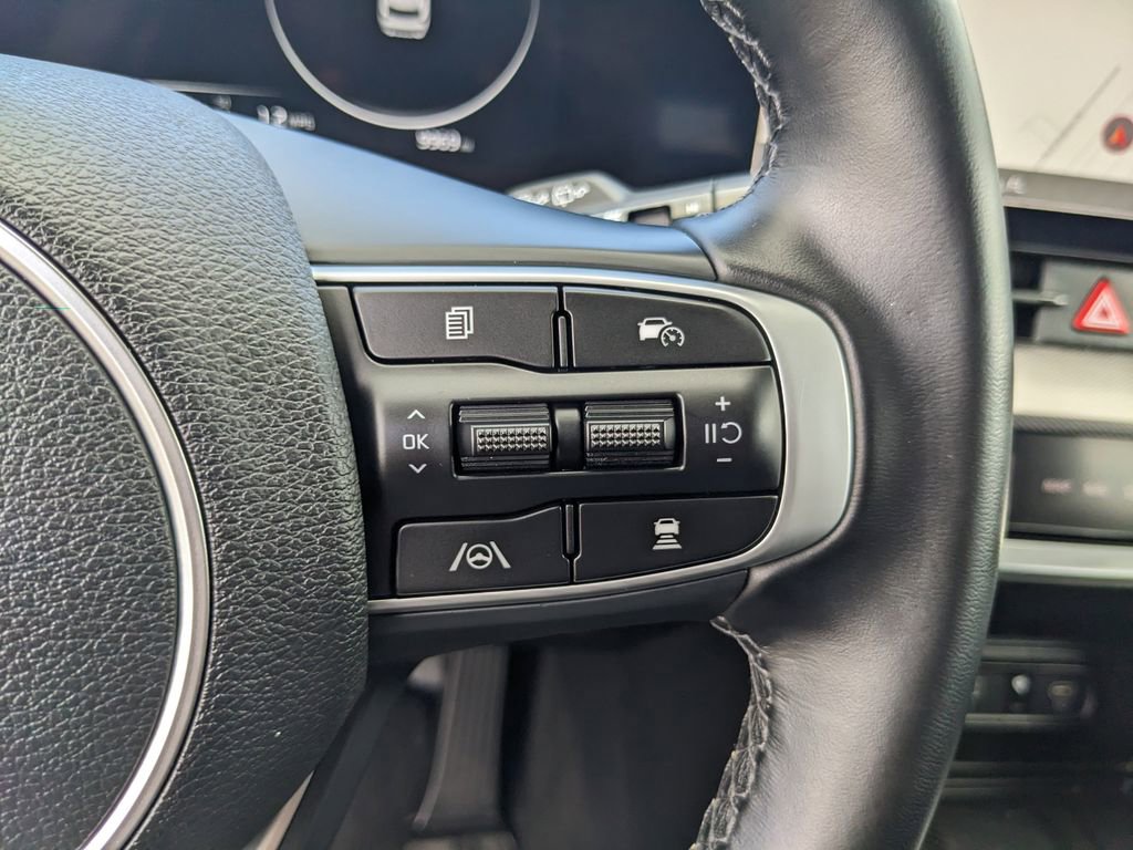 Certified 2025 Kia Sportage SX image 32