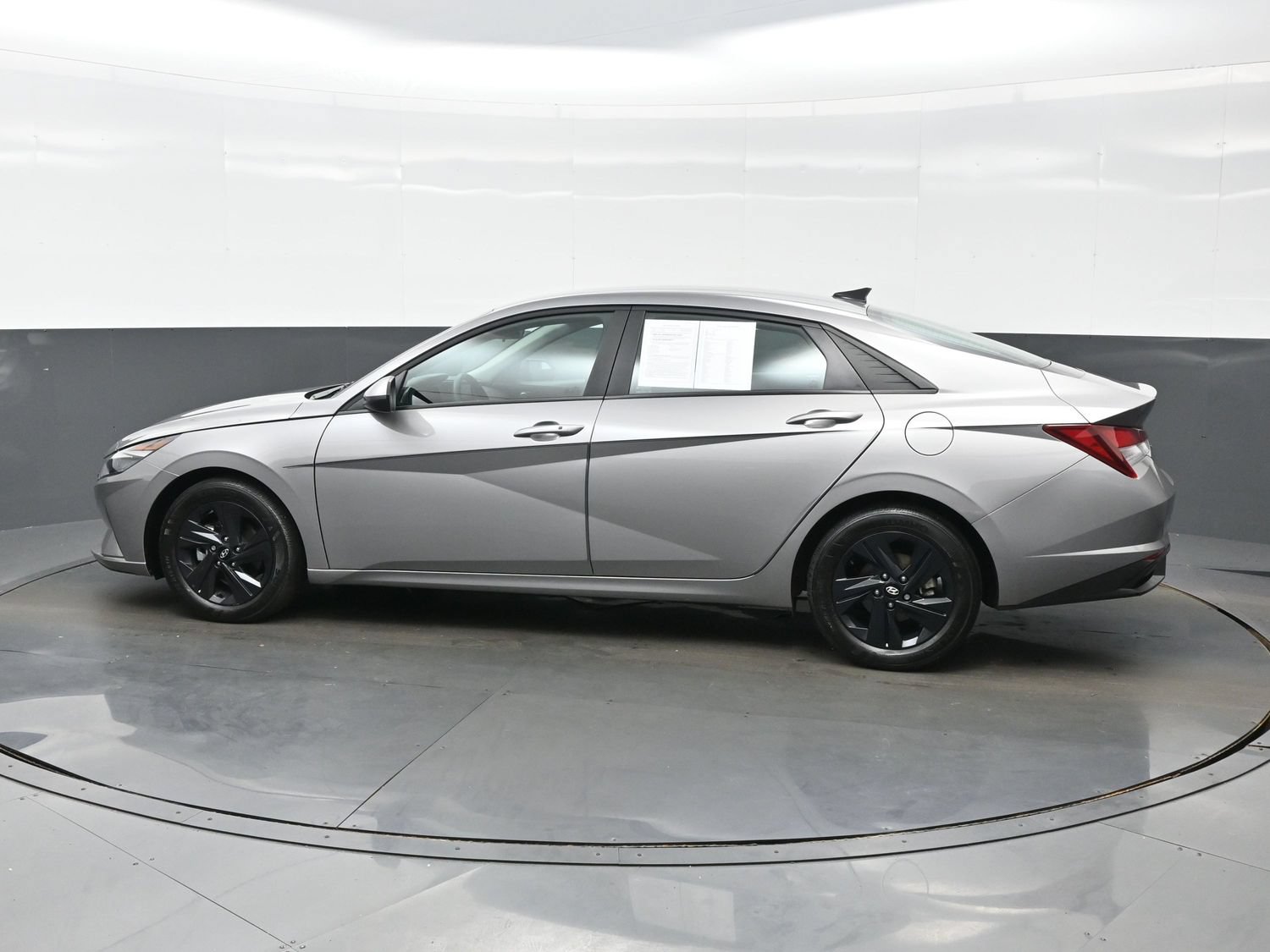 Certified 2023 Hyundai Elantra SEL FWD image 3