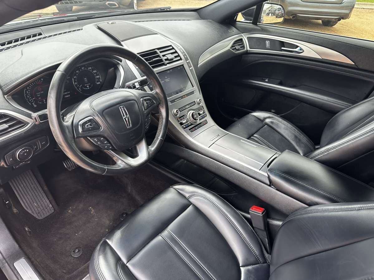 Used 2019 Lincoln MKZ Premiere image 16