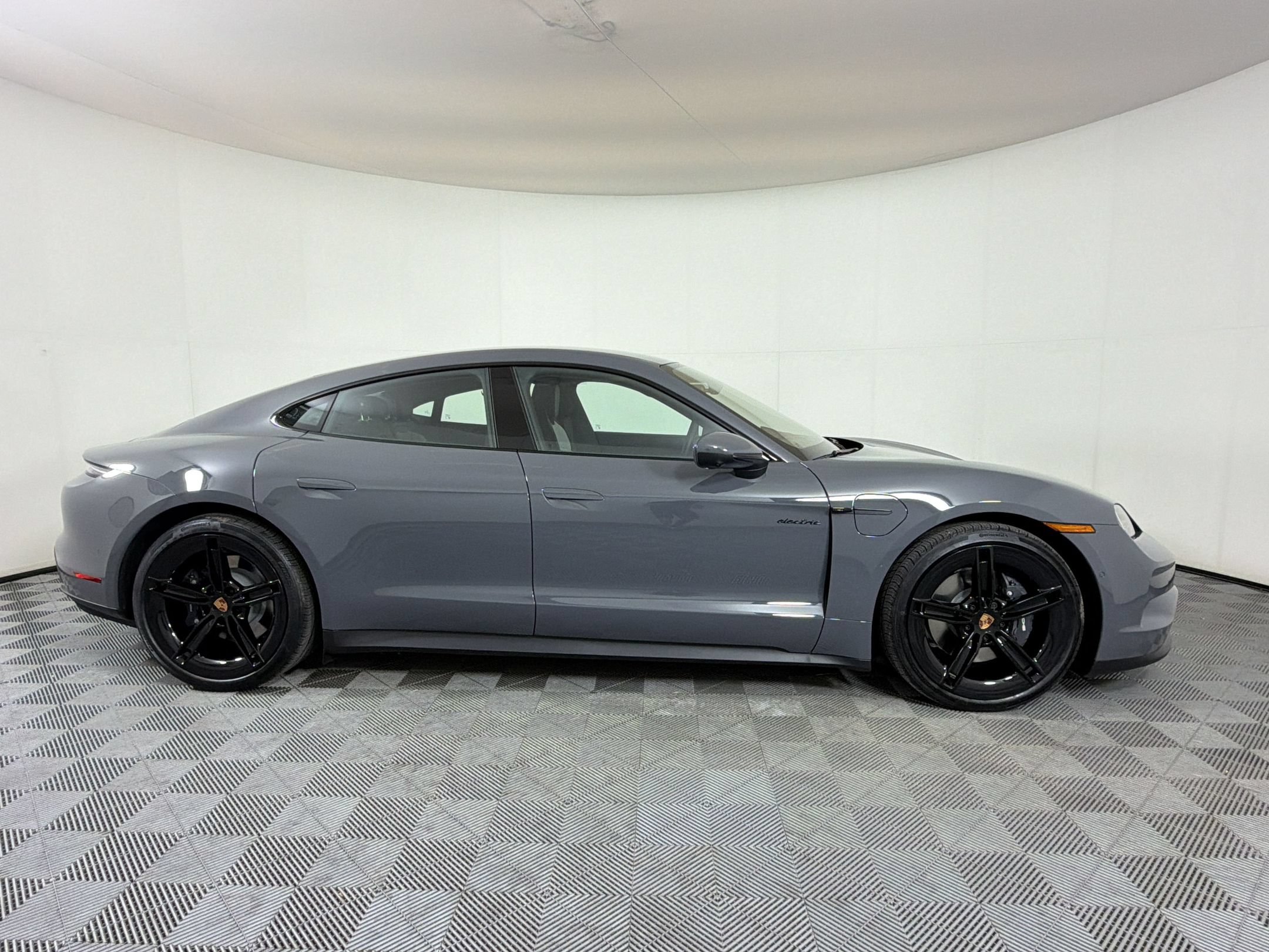 New 2026 Porsche Taycan AWD/4WD image 9