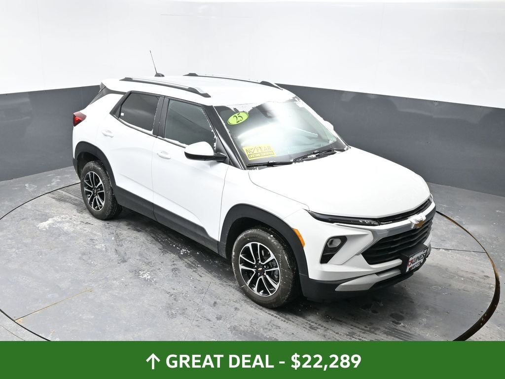 Used 2025 Chevrolet TrailBlazer LT w/ Driver Confidence Package image 38