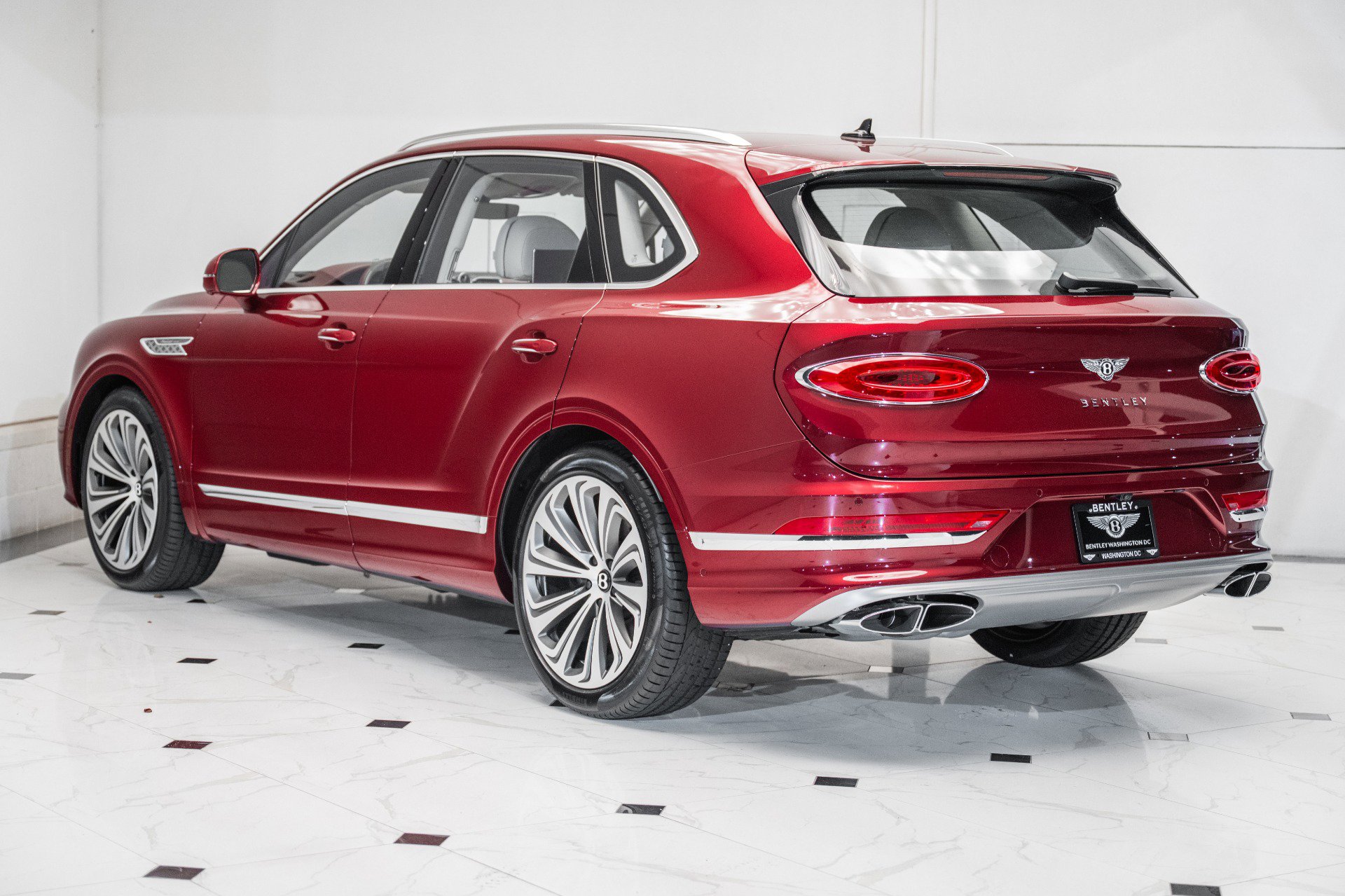 New 2025 Bentley Bentayga image 3