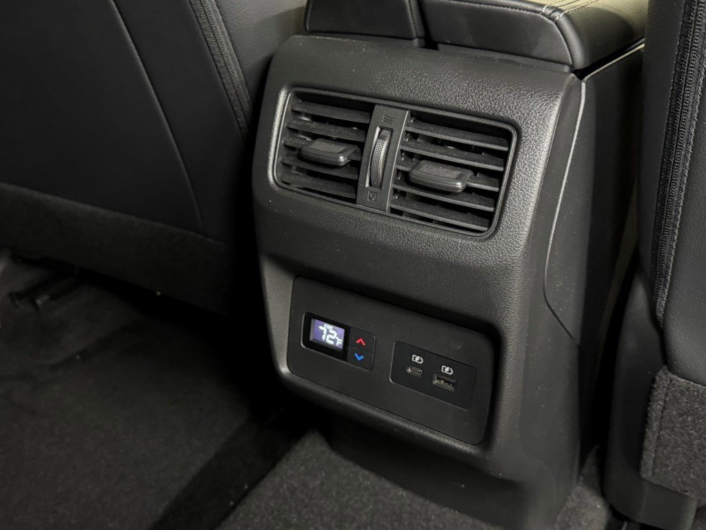 Used 2023 Nissan Rogue SL w/ SL Premium Package image 16