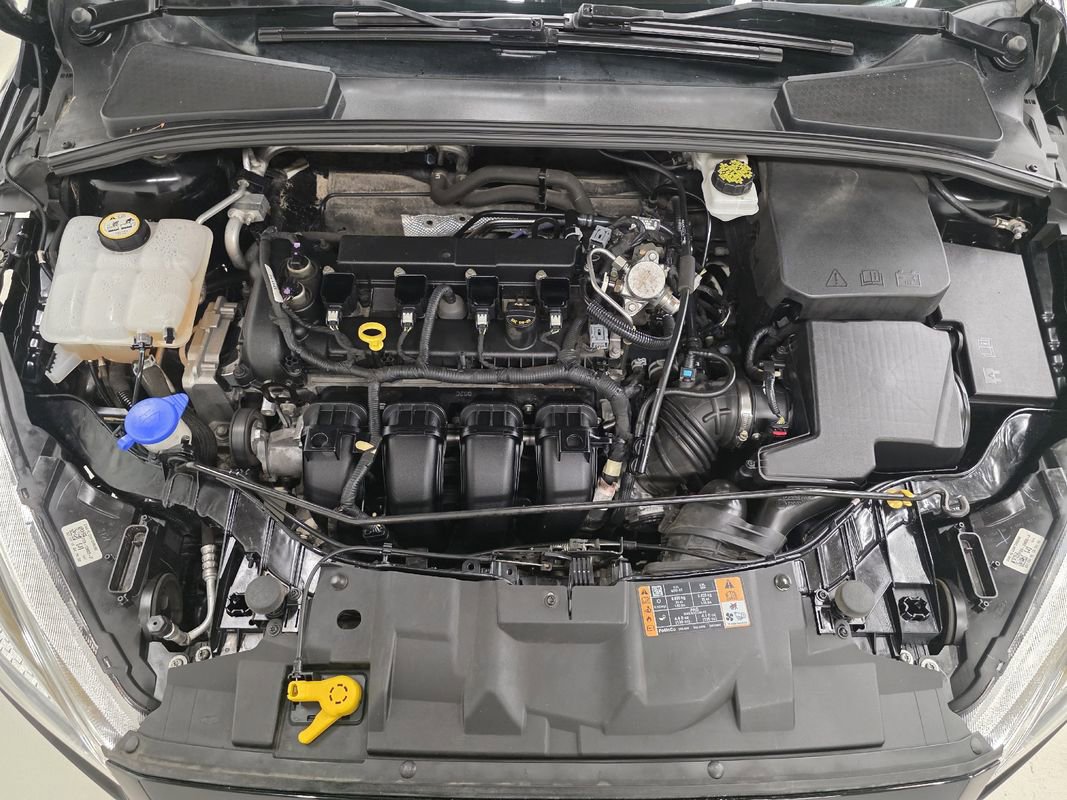 Used 2018 Ford Focus SE w/ Cold Weather Package FWD image 48