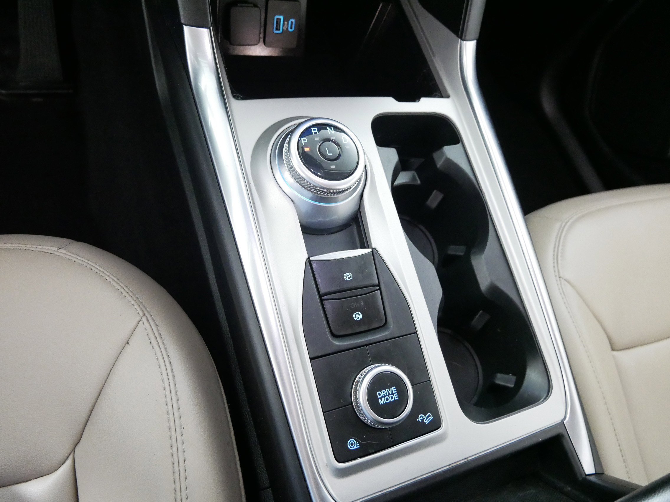 Used 2023 Ford Explorer XLT w/ Equipment Group 202A image 24