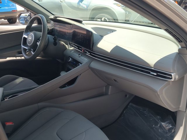 Used 2023 Hyundai Elantra SEL w/ Convenience Package FWD image 21