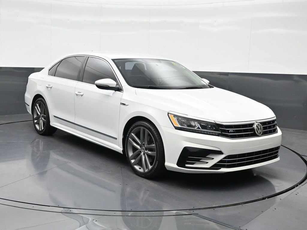 Used 2017 Volkswagen Passat 1.8T R-Line w/ R-Line Lighting Package FWD image 8