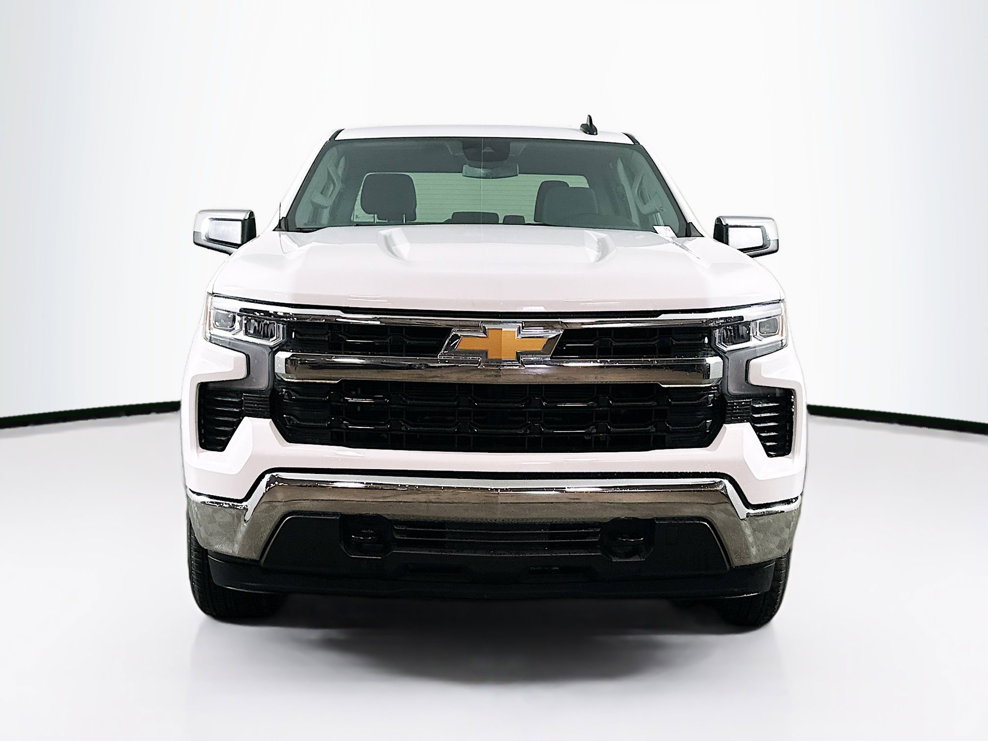 Used 2024 Chevrolet Silverado 1500 LT image 2