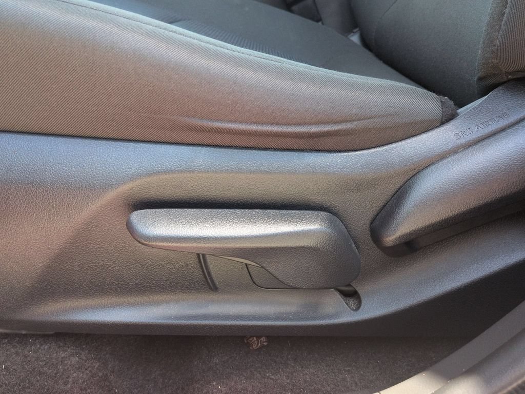 Used 2025 Toyota RAV4 LE AWD/4WD image 14