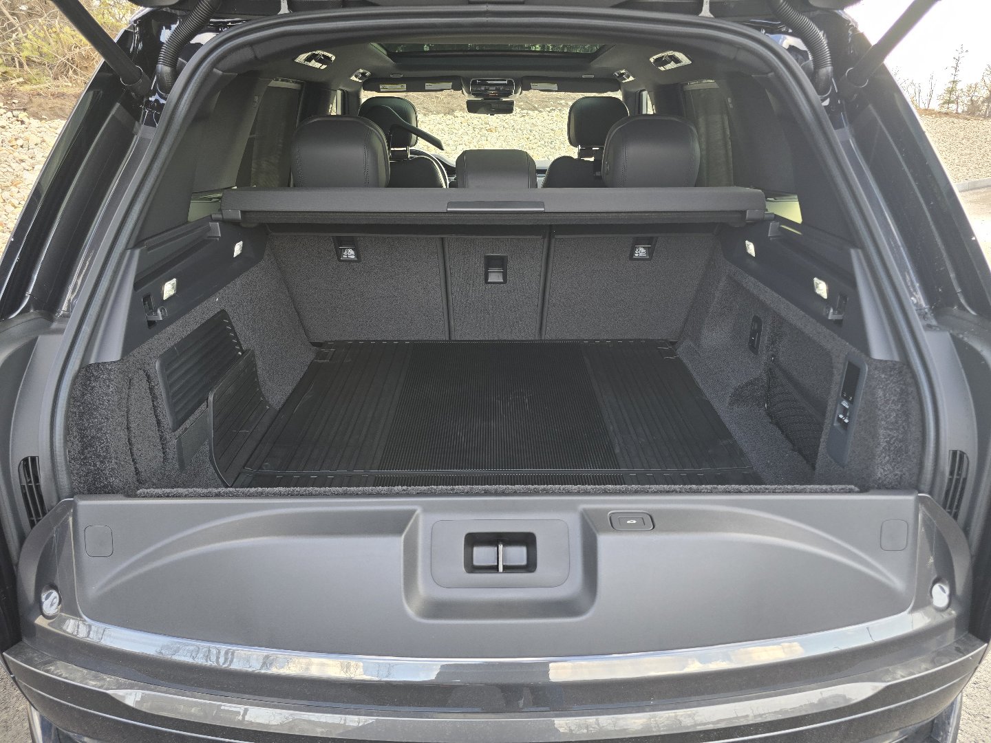 New 2026 Land Rover Range Rover SE image 32