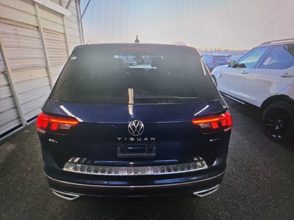 Used 2022 Volkswagen Tiguan SEL R-Line image 14