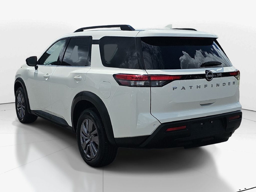 Used 2025 Nissan Pathfinder SV FWD image 8