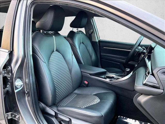 Used 2021 Toyota Camry SE w/ Convenience Package image 9