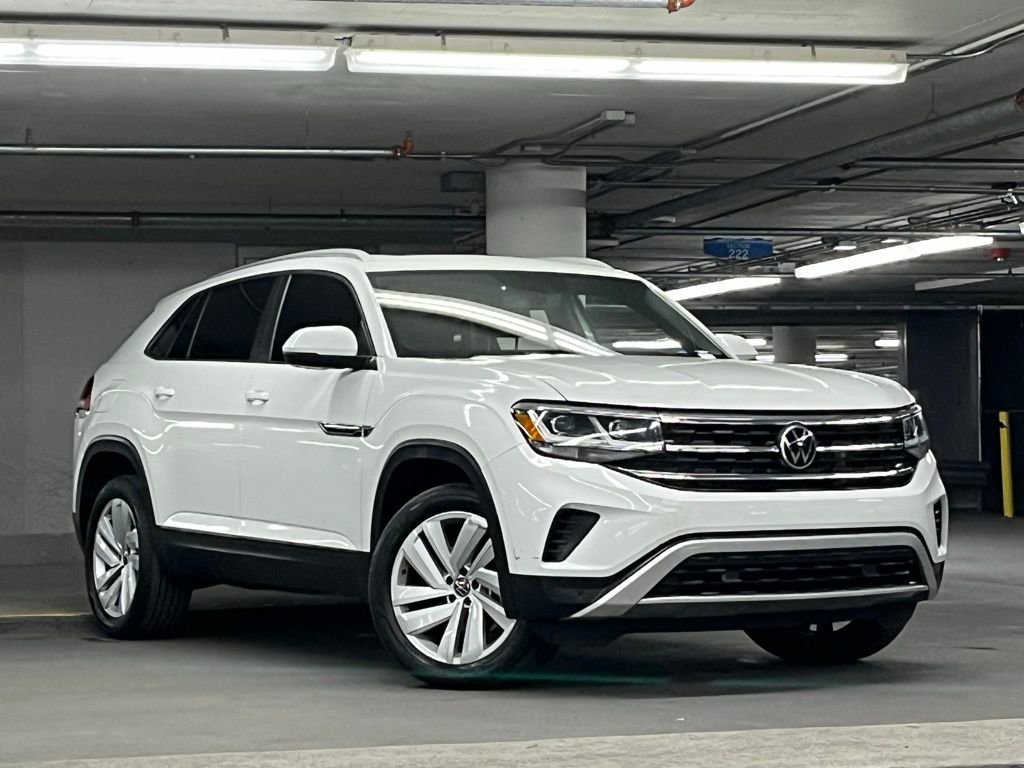 Used 2022 Volkswagen Atlas Cross Sport SE image 2