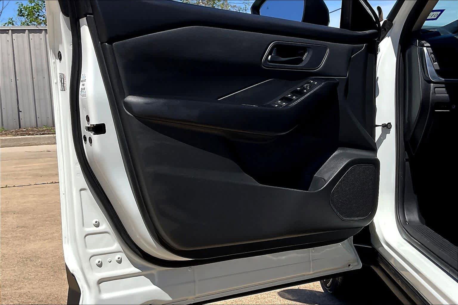 Used 2024 Nissan Rogue S FWD image 22