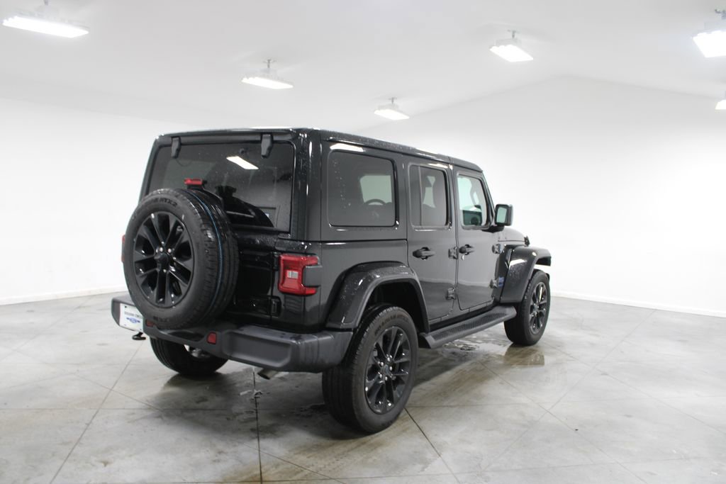 Used 2025 Jeep Wrangler Unlimited Sahara image 9