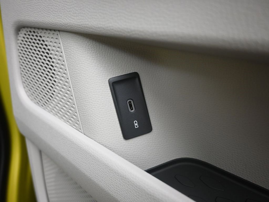 New 2025 Volkswagen ID. Buzz 1st Edition image 33