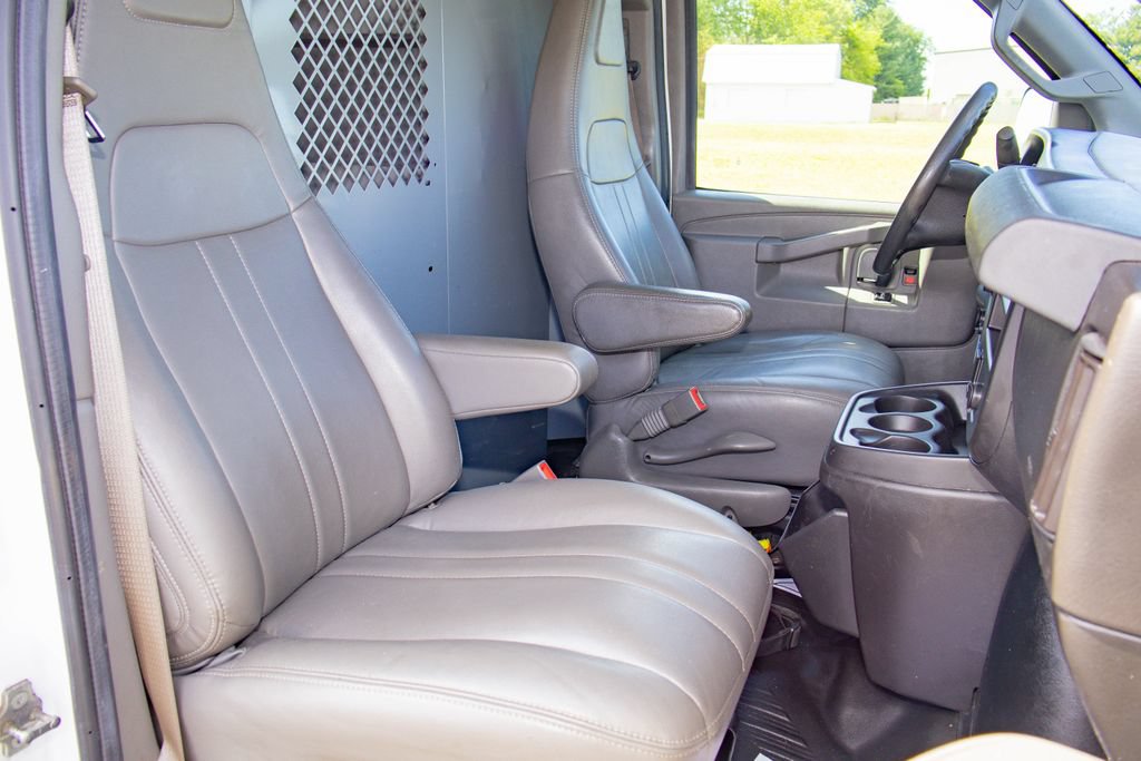 Used 2021 Chevrolet Express 2500 w/ Driver Convenience Package RWD image 12