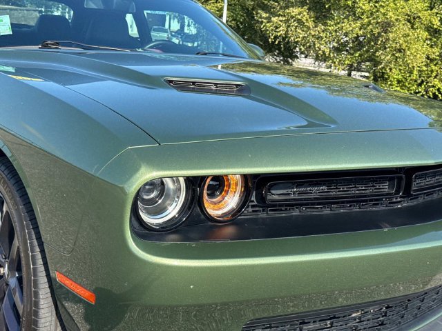 Used 2022 Dodge Challenger SXT w/ Plus Package RWD image 11