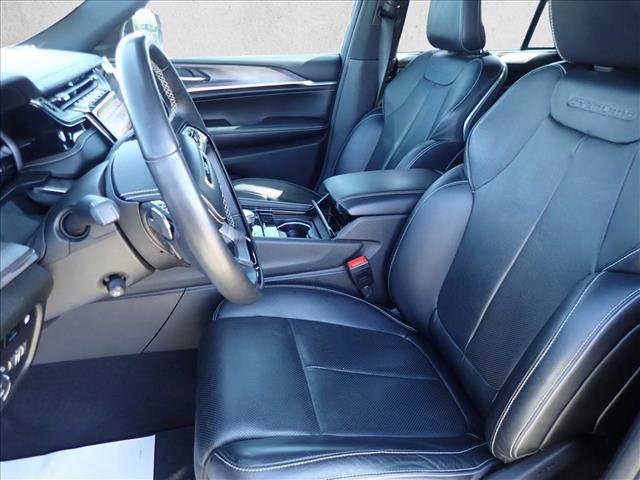 Used 2023 Jeep Grand Cherokee Overland w/ Advanced Protech Group III AWD/4WD image 13