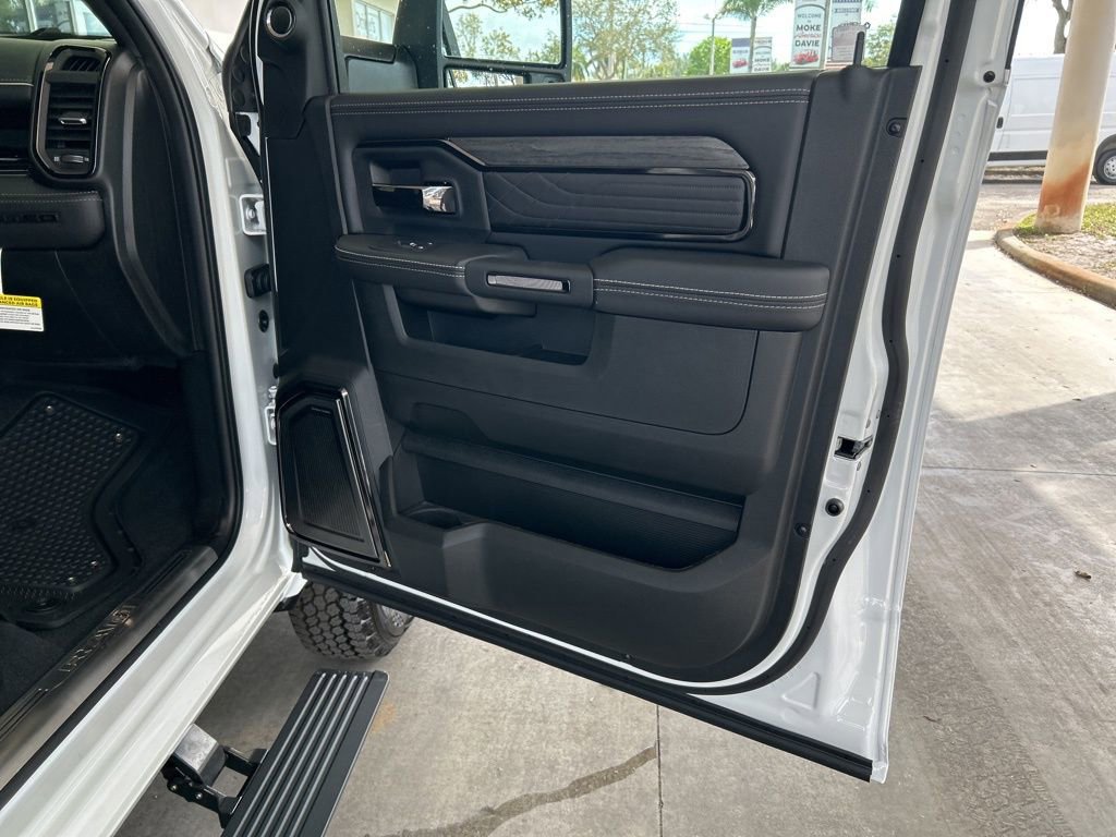 New 2026 RAM 3500 Limited image 33