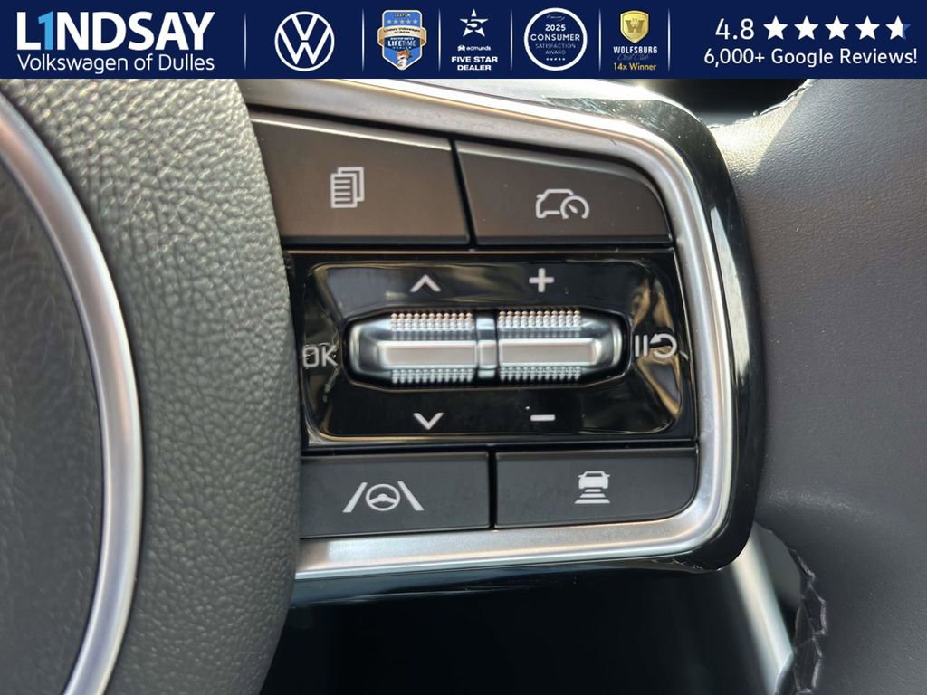 Used 2025 Kia Carnival SX image 22