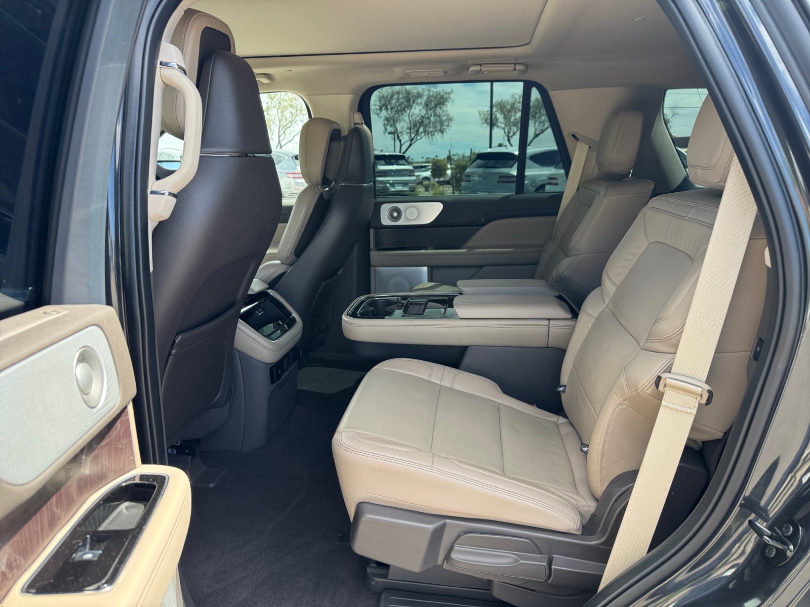 Used 2023 Lincoln Navigator Reserve RWD image 17