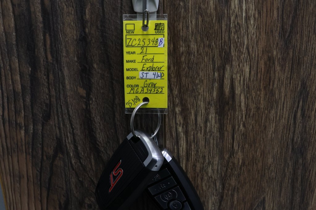 Used 2021 Ford Explorer ST w/ Premium Technology Package image 39