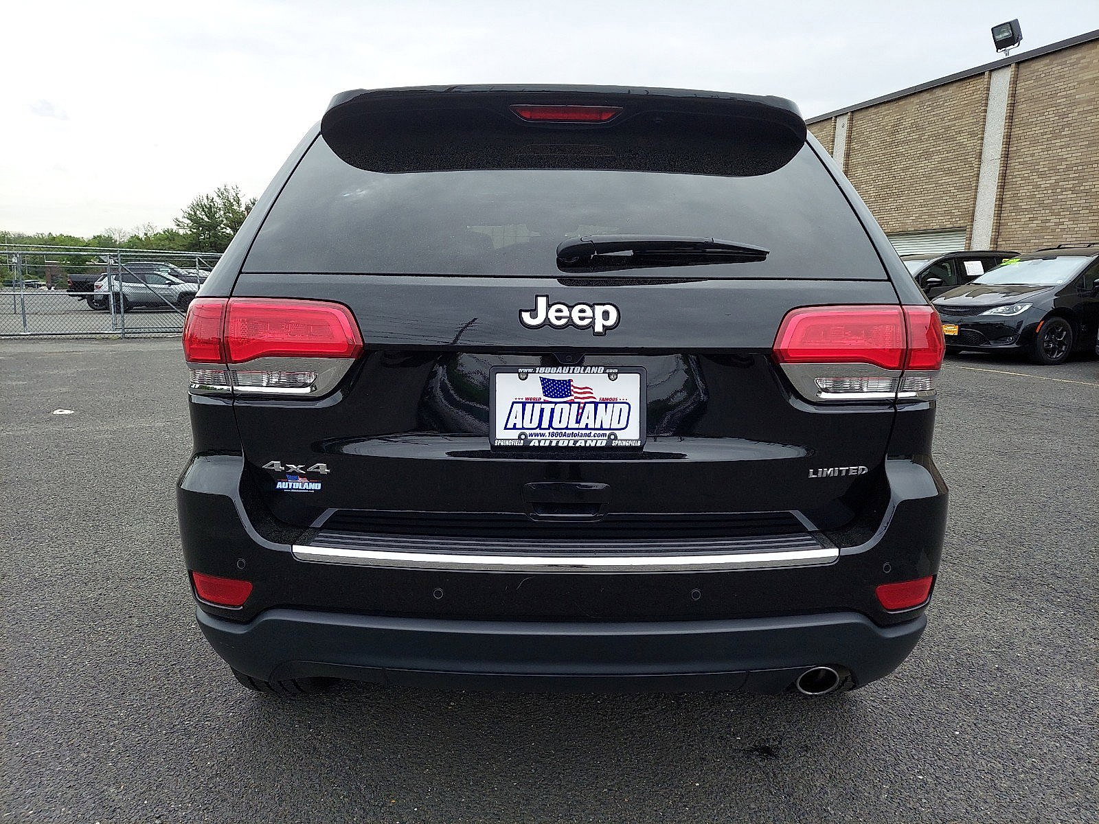 Used 2019 Jeep Grand Cherokee Limited AWD/4WD image 5