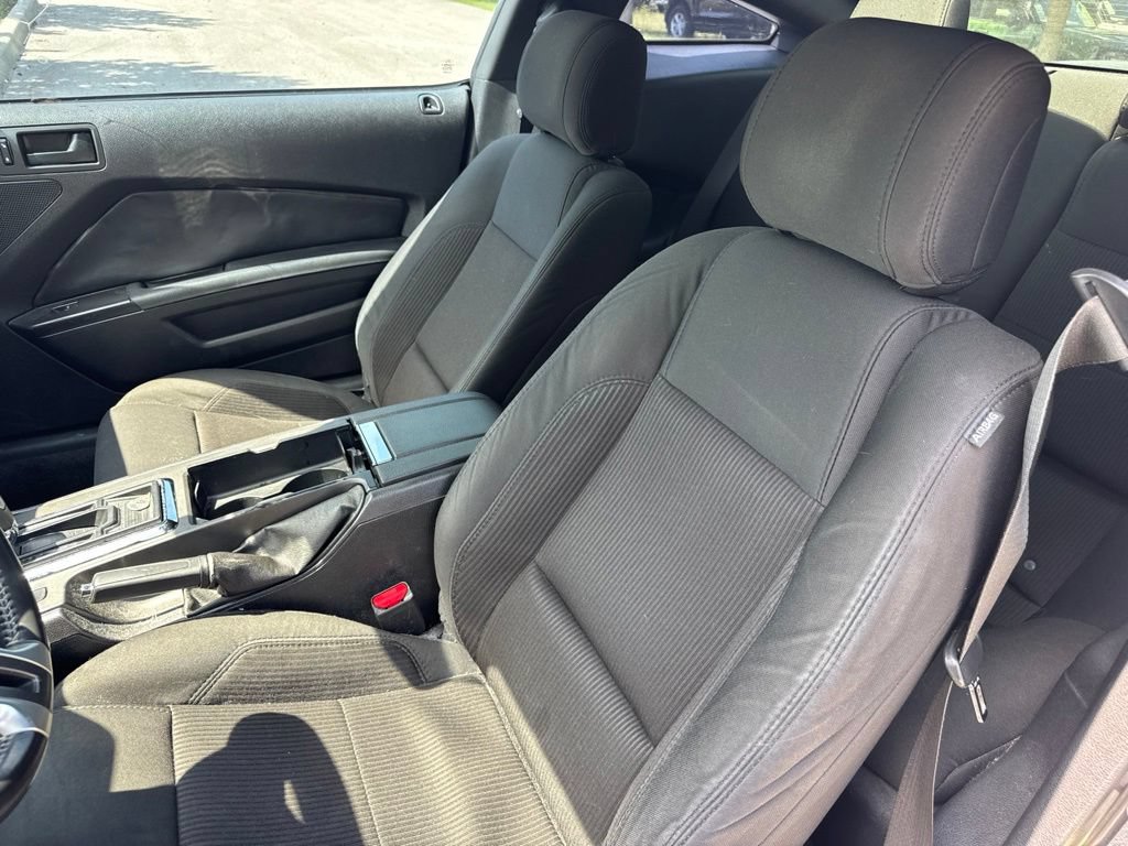 Used 2013 Ford Mustang Coupe RWD image 10