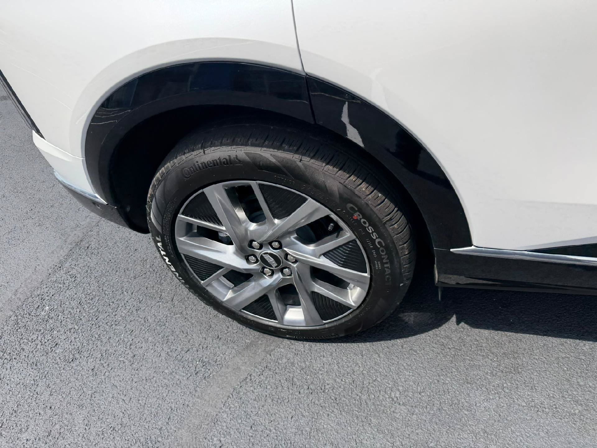 Certified 2025 Cadillac Optiq Luxury 1 AWD/4WD image 11