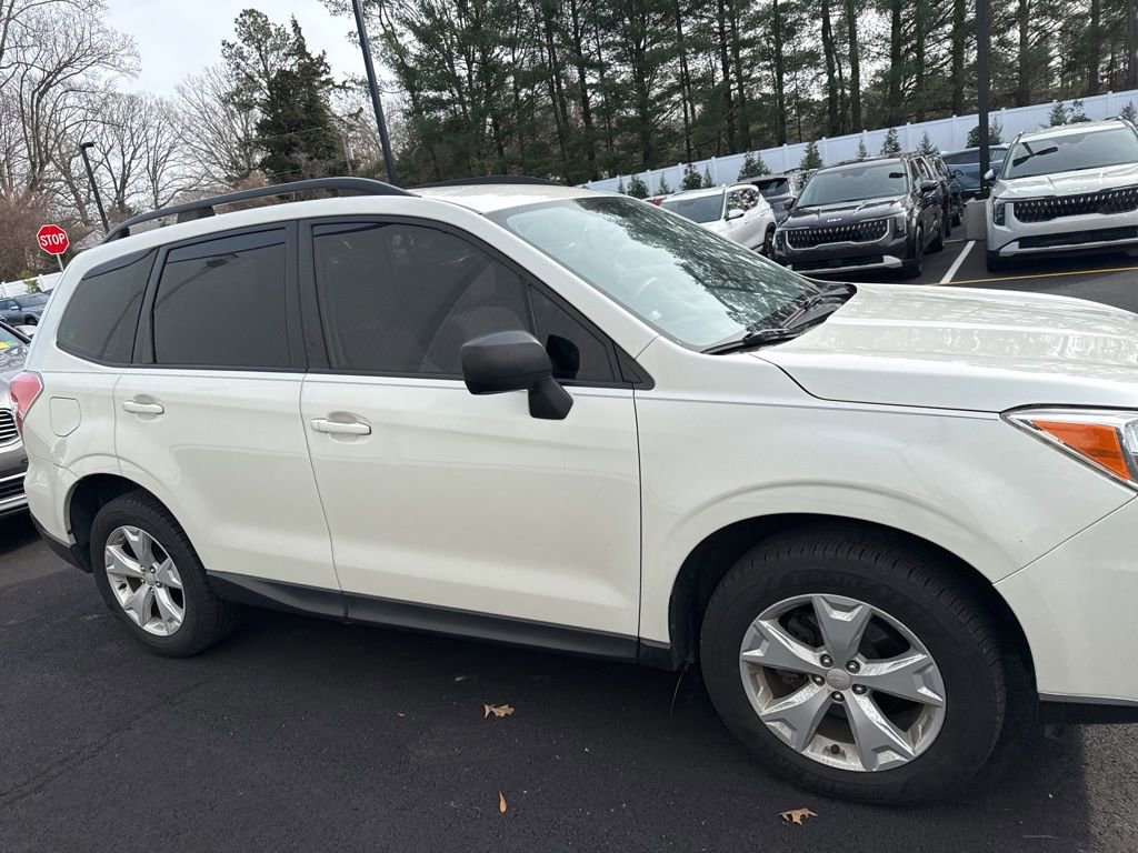 Used 2016 Subaru Forester 2.5i w/ Alloy Wheel Package image 2