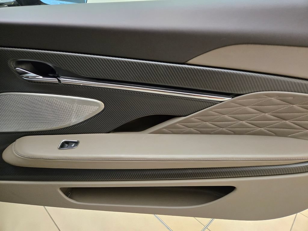 Used 2024 Aston Martin DB12 Coupe RWD image 25