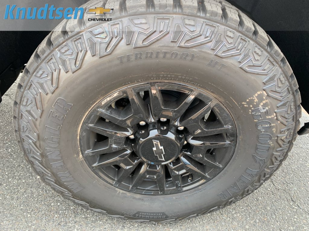 New 2026 Chevrolet Silverado 2500 ZR2 w/ LPO, Dark Essentials Package AWD/4WD image 9