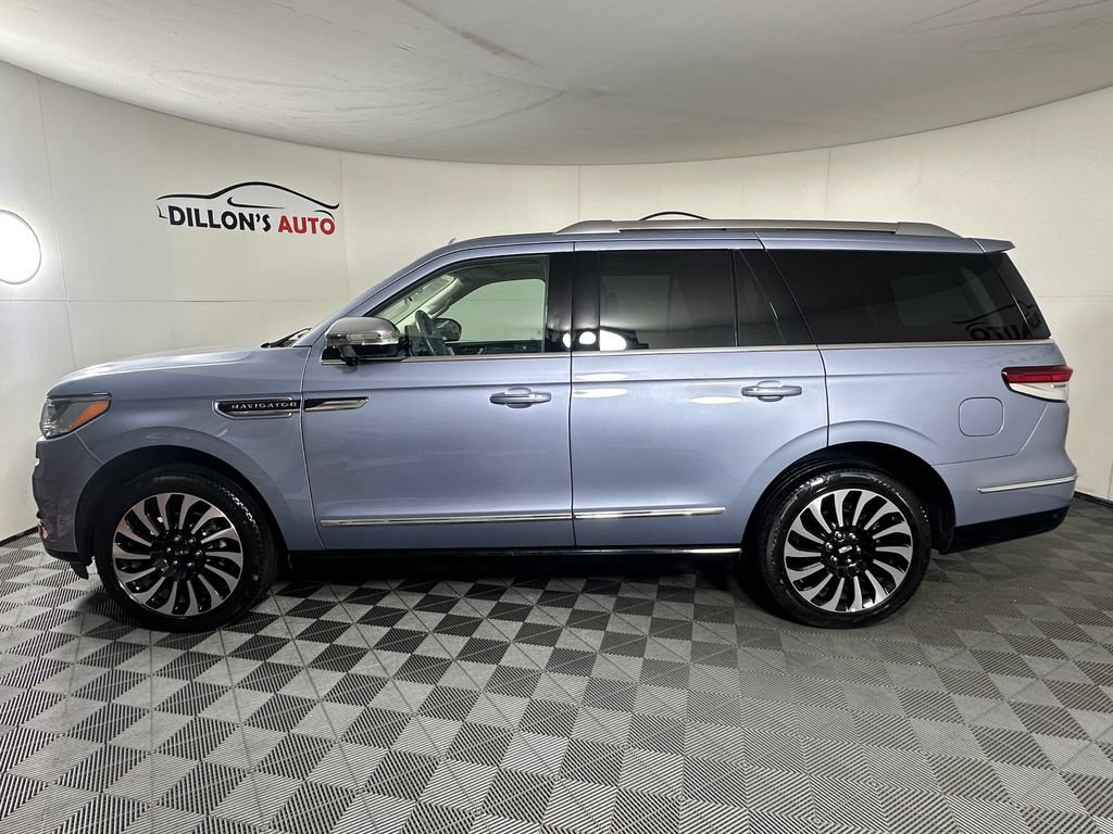 Used 2023 Lincoln Navigator Black Label AWD/4WD image 3