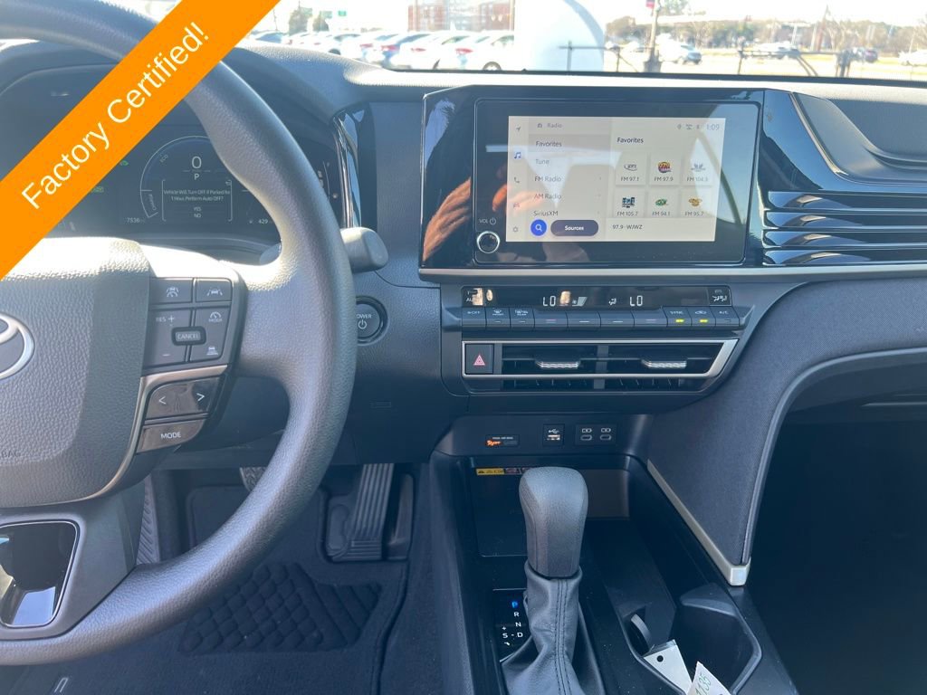Used 2025 Toyota Camry LE image 18