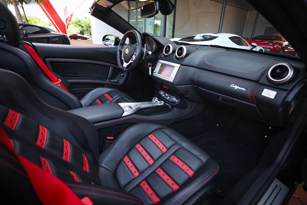 Used 2011 Ferrari California RWD image 47