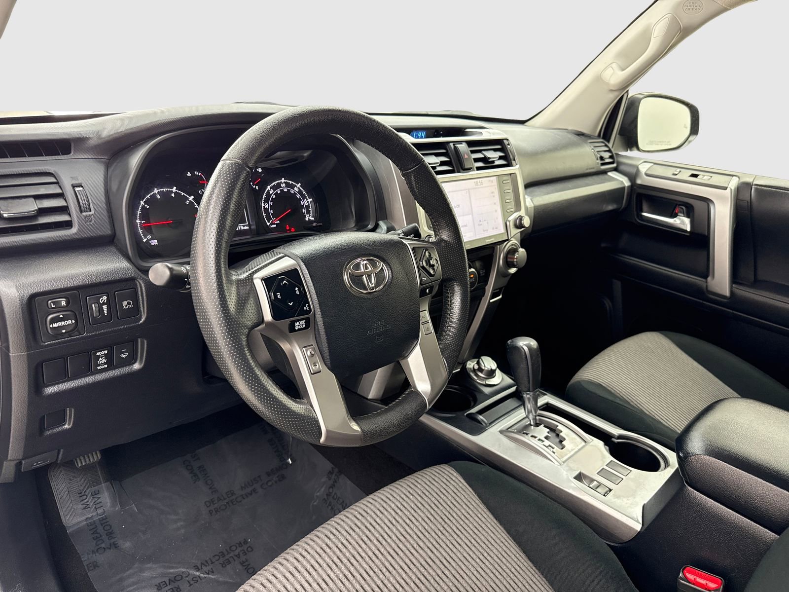 Used 2023 Toyota 4Runner SR5 AWD/4WD image 18