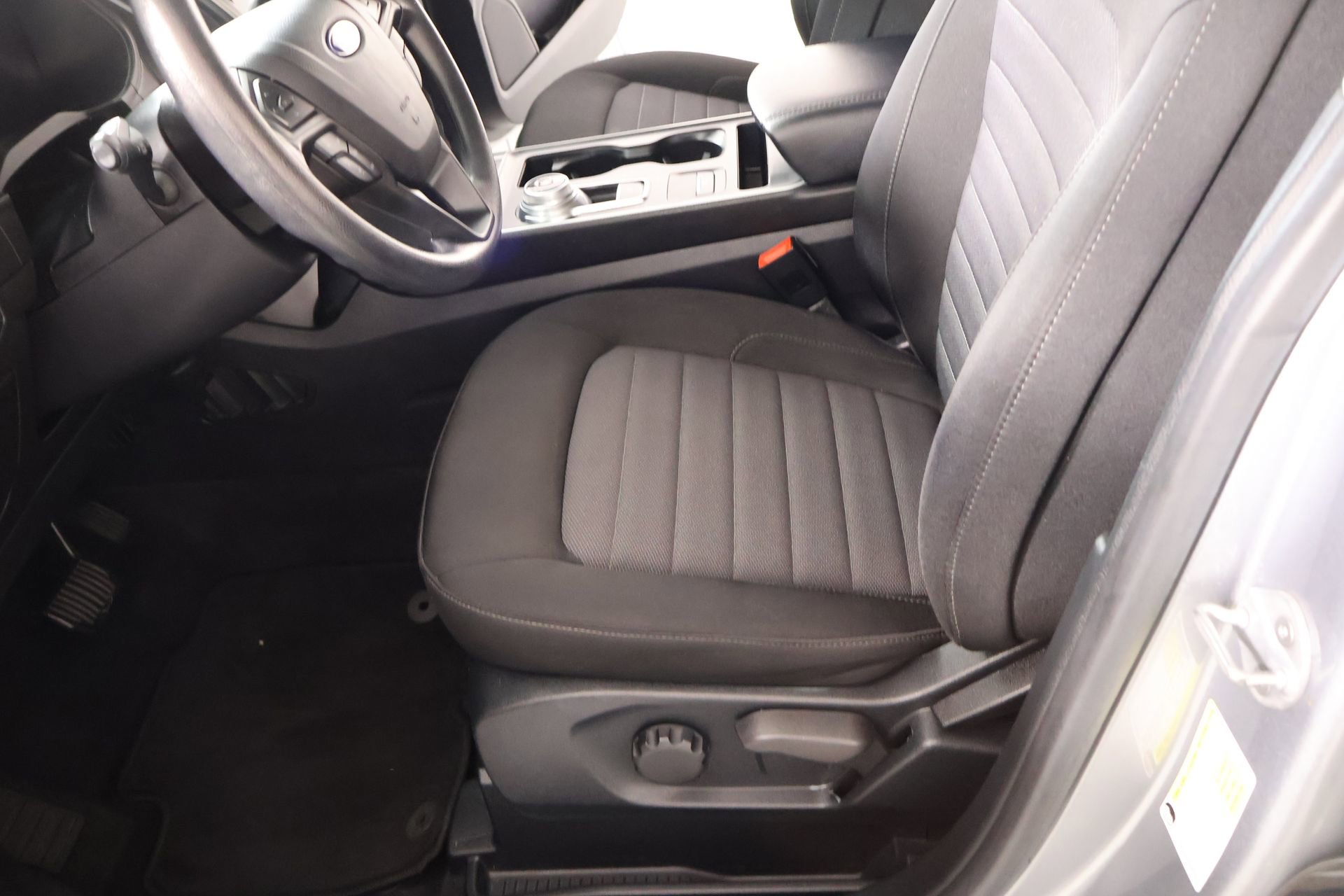 Used 2022 Ford Edge SE image 10