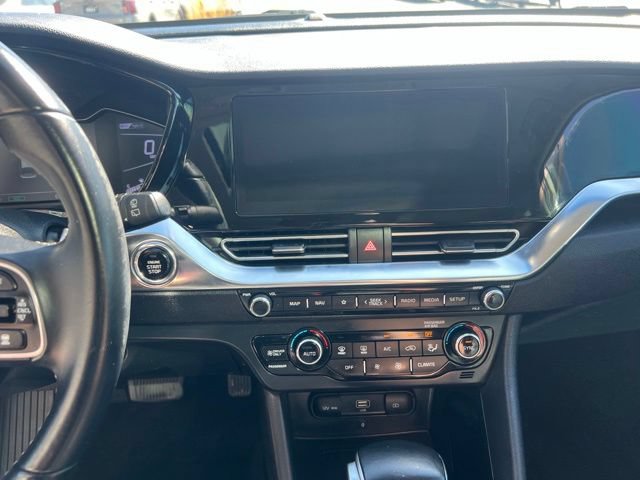 Used 2022 Kia Niro Touring Special Edition FWD image 11