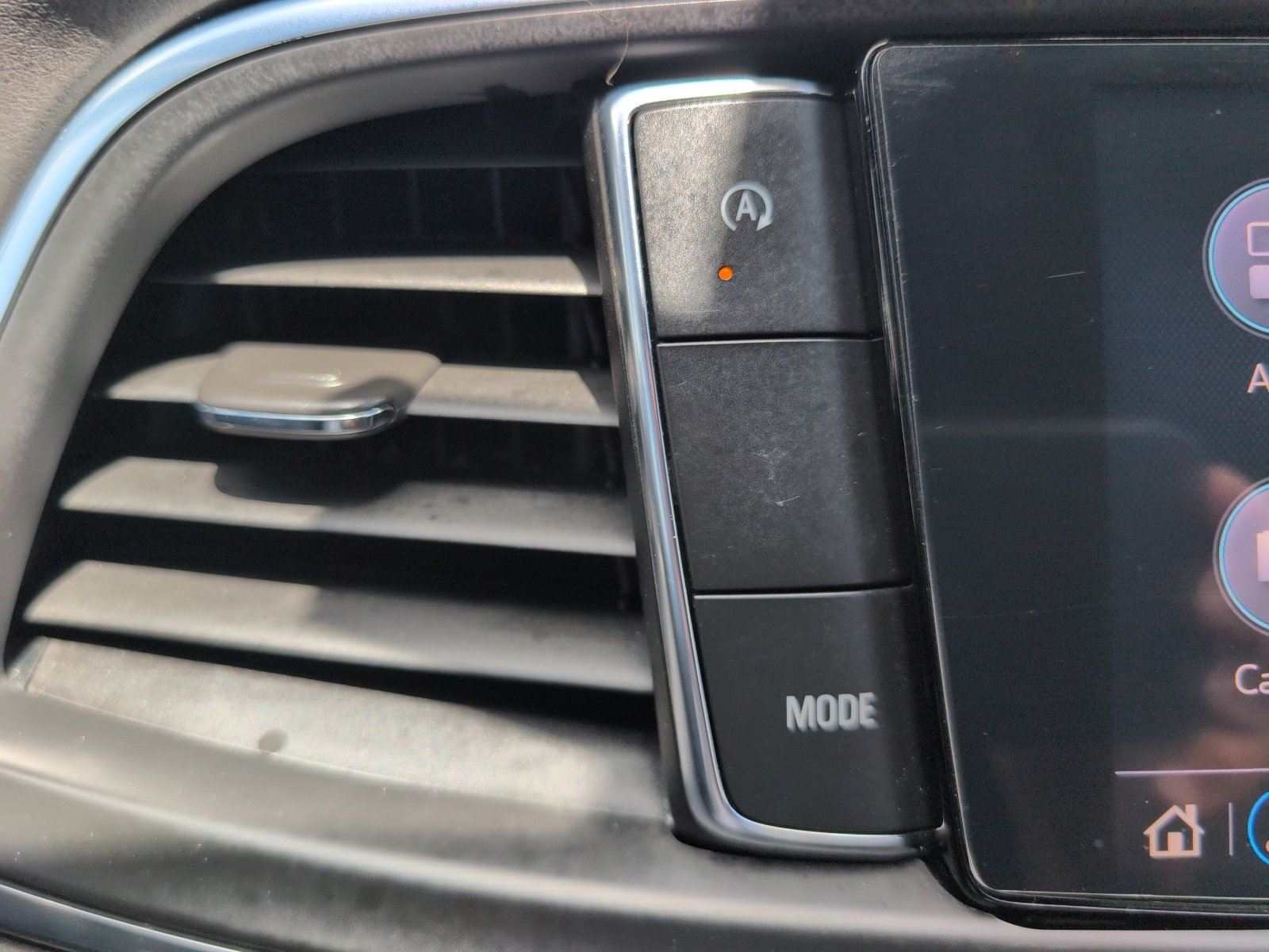 Used 2023 Buick Enclave Avenir w/ Trailering Package, 5000 lbs. FWD image 39