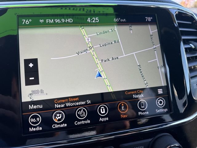 Certified 2022 Jeep Grand Cherokee Laredo X image 20