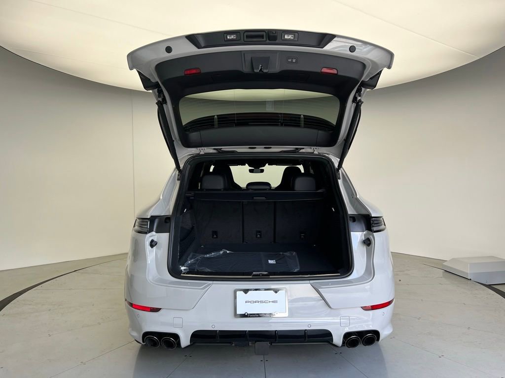 New 2025 Porsche Cayenne GTS image 20