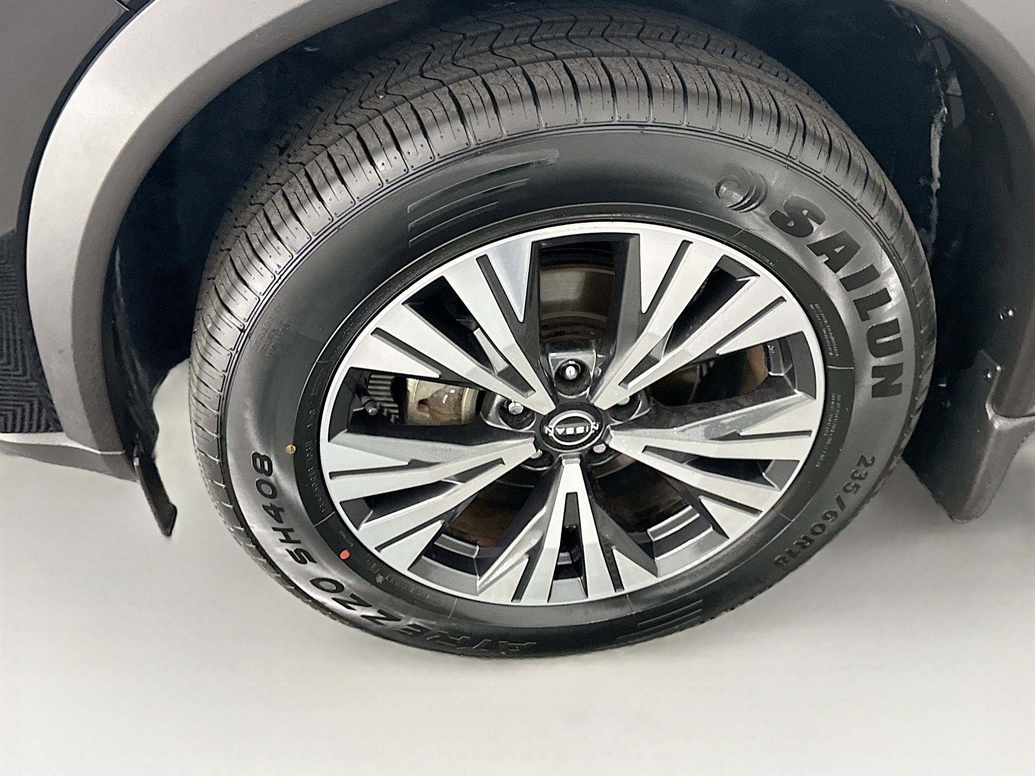 Used 2023 Nissan Rogue SV image 11